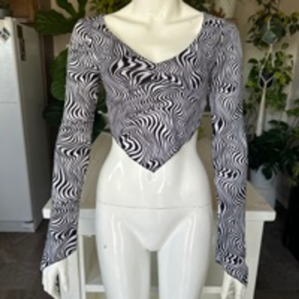 Streetwear Society woman’s zebra print crop top Black/White 60s style